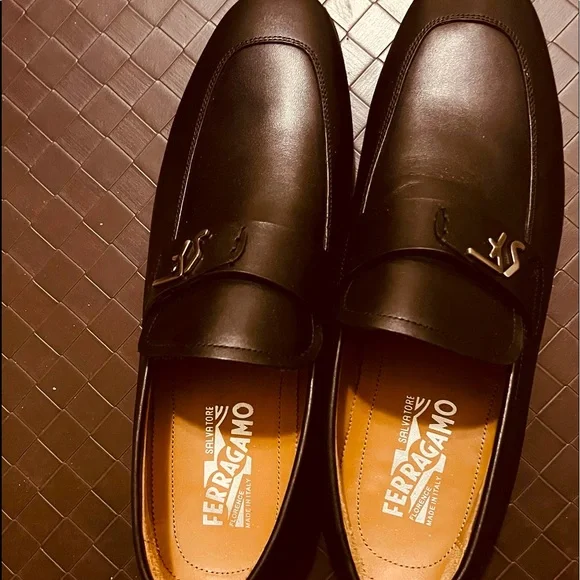 Poshmark salvatore clearance ferragamo